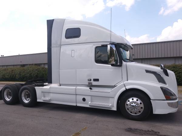2016 Volvo VNL 670 Semi-Truck for sale in Bowling Green , KY – photo 3