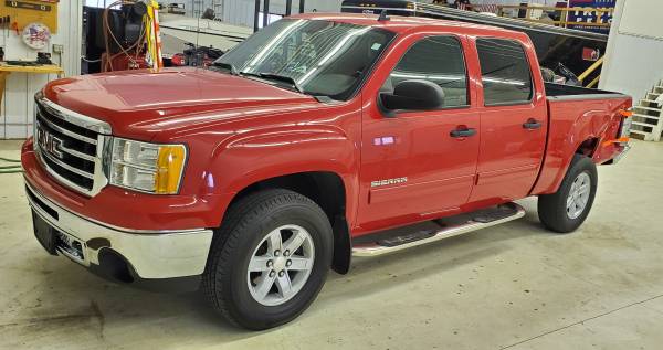 2013 GMC Sierra Z71 repairable for sale in Clear Lake, IA – photo 2