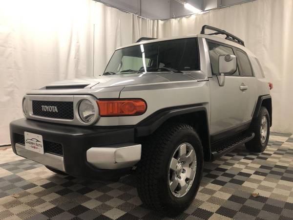 2007 TOYOTA FJ CRUISER *4WD* - cars & trucks - by dealer - vehicle... for sale in North Randall, OH – photo 4