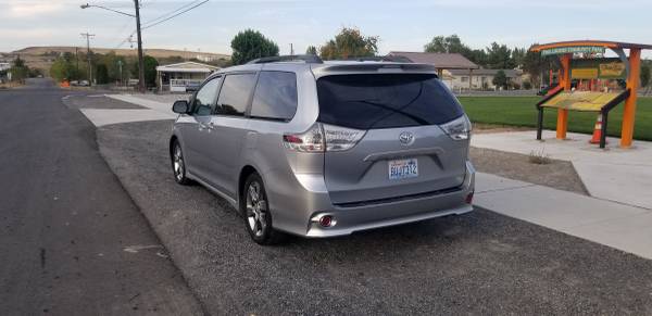2011 Toyota Sienna Se - cars & trucks - by owner - vehicle... for sale in Pasco, WA – photo 3