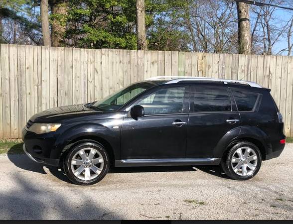 MITSUBISHI OUTLANDER SUV w 3rd ROW SEAT - - by for sale in Mansfield, IL – photo 3