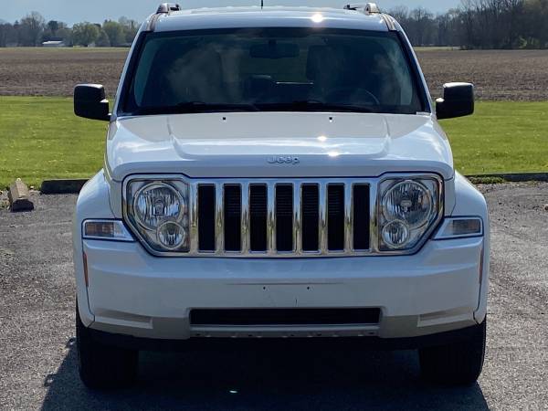 2009 Jeep Liberty Limited 4X4 with only 129, 000 miles 8250 - cars & for sale in Chesterfield Indiana, IN – photo 5
