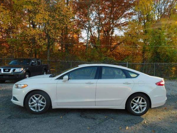 2013 Ford Fusion SE Sedan 4D - cars & trucks - by dealer - vehicle... for sale in Alexandria, District Of Columbia – photo 4