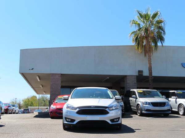 2017 Ford Focus SEL Sedan / CLEAN 1-OWNER CARFAX / LOW MILES!... for sale in Tucson, AZ – photo 2