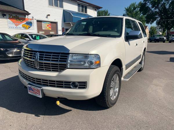 ★★★ 2007 Lincoln Navigator / 4x4 / Fully Loaded! ★★★ for sale in Grand Forks, ND – photo 2