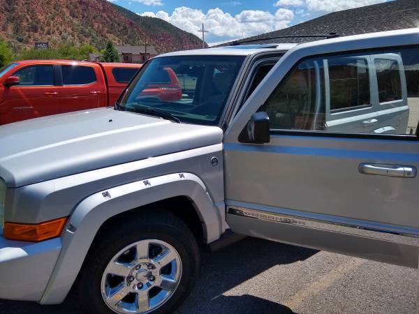 2006 Silver Jeep Commander Limited 4WD and Hemi - - by for sale in Glenwood Springs, CO – photo 2