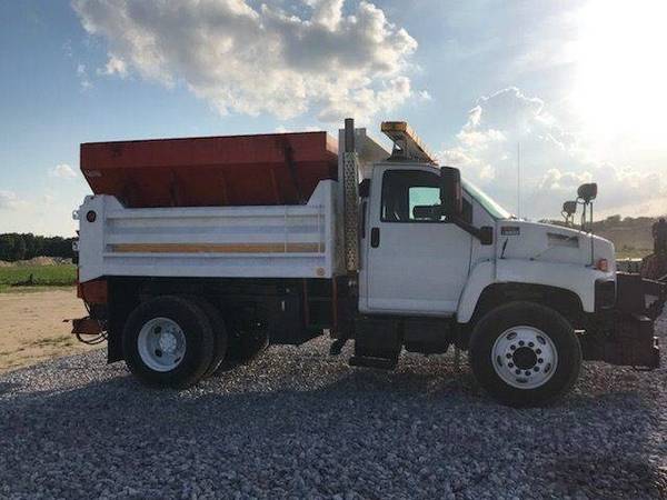 2005 GMC C7500 Dump Truck for sale in milwaukee, WI – photo 2