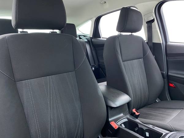 2018 Ford Focus SE Hatchback 4D hatchback White - FINANCE ONLINE -... for sale in Riverdale, IL – photo 18