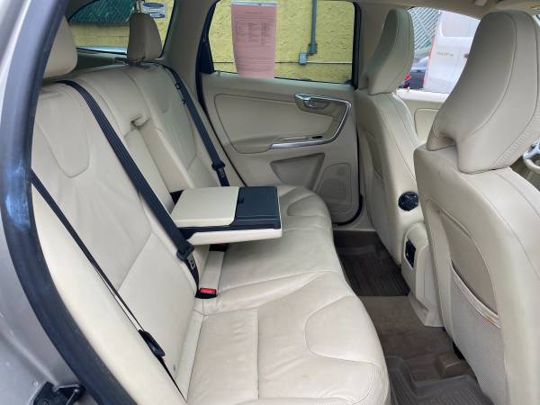 2013 Volvo XC60 AWD panoramic roof loaded for sale in Brooklyn, NY – photo 15