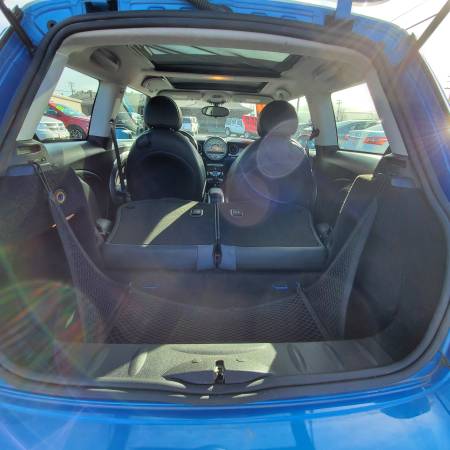 NEW ARRIVAL: Test Drive This Vivid Blue 2009 Mini Cooper S for sale in Fortuna, CA – photo 9
