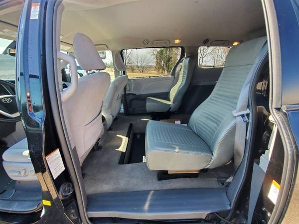 Handicap Wheelchair conversion 2018 Toyota Sienna LE Mobility - cars... for sale in Zumbrota, SC – photo 14