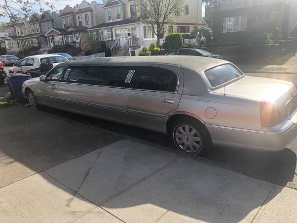2005 Lincoln Towncar Limousine Special Edition - - by for sale in Brooklyn, NY – photo 4