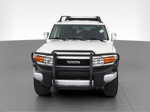 2013 Toyota FJ Cruiser Sport Utility 2D suv White - FINANCE ONLINE -... for sale in New Haven, CT – photo 17