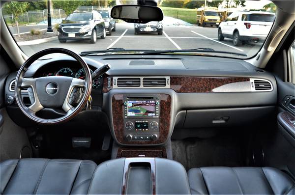 2009 GMC Yukon Denali -----LOADED----LIKE NEW!!!----- $12500 for sale in Middle Village, NY – photo 18