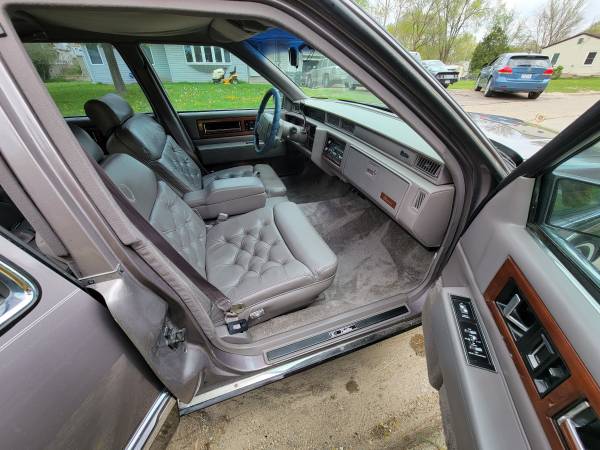 1992 cadillac fleetwood for sale in Sioux City, IA – photo 8