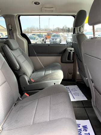 2010 Chrysler Town & Country 4dr Wgn Touring - - by for sale in Chesaning, MI – photo 15