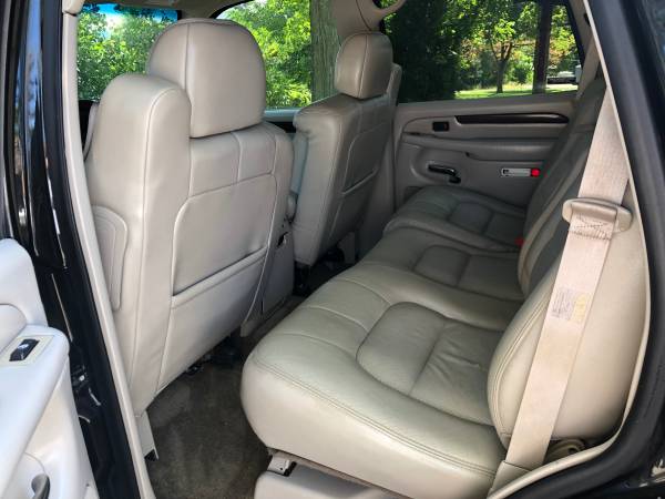 2002 CADILLAC ESCALADE LUXURY..ALL WHEEL DRIVE.. 6.0 L V8 for sale in Holly, OH – photo 10