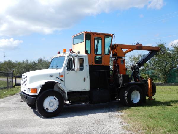 2001 International 4700 DT466E Grapple Loader Lift Low Miles 7.6L Dies for sale in Royal Palm Beach, FL – photo 2