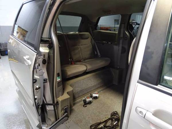 2010 Toyota Sienna LE Mobility Upgrade and Prep Package - cars &... for sale in Skokie, IL – photo 15