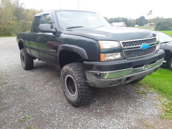 2005 Chevy silverado 2500 4wd extended cab for sale in Constableville, NY – photo 3
