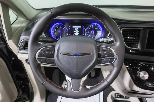 2020 Chrysler Pacifica, Brilliant Black Crystal Pearlcoat - cars &... for sale in Wall, NJ – photo 13