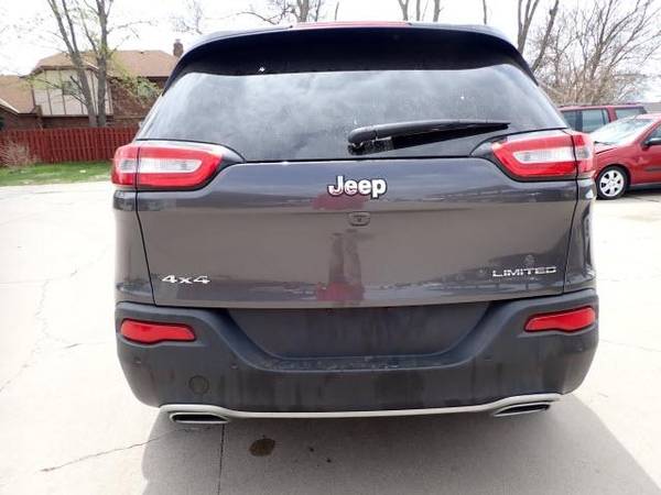2018 Jeep Cherokee Limited 4x4 - - by dealer - vehicle for sale in Columbus, NE – photo 22
