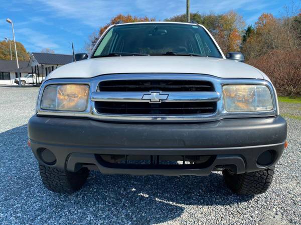 2004 Chevrolet Chevy Tracker Base 4WD 4dr SUV - cars & trucks - by... for sale in Walkertown, NC – photo 3