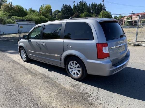 2015 Chrysler Town & Country FWD Minivan for sale in Vancouver, WA – photo 4