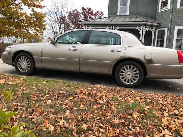 2003 Lincoln Town Car - cars & trucks - by owner - vehicle... for sale in Hillsborough, NH – photo 4