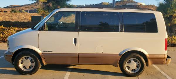 2001 GMC Safari / Chevrolet Astro V6 van - cars & trucks - by owner... for sale in San Diego, CA – photo 5