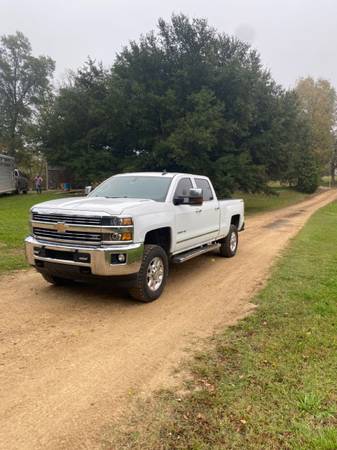 2015 Chevrolet 2500hd - cars & trucks - by owner - vehicle... for sale in Whitfield, MS – photo 3