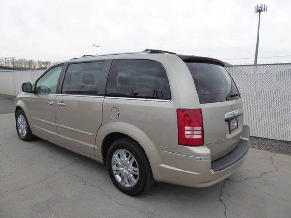 2008 Chrysler Town and Country - cars & trucks - by dealer - vehicle... for sale in Union Gap, WA – photo 6