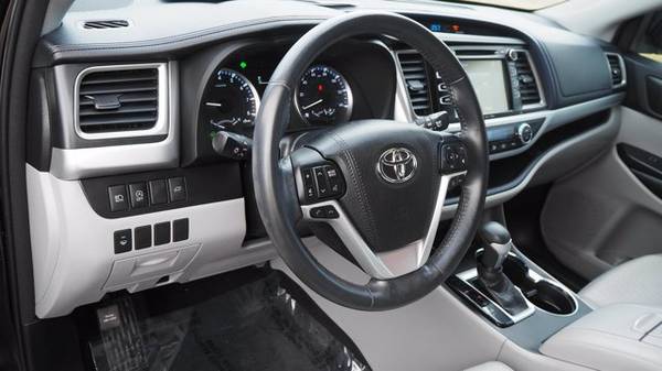 2018 Toyota Highlander LE Plus AWD All Wheel Drive SKU: JS844132 for sale in Englewood, CO – photo 13
