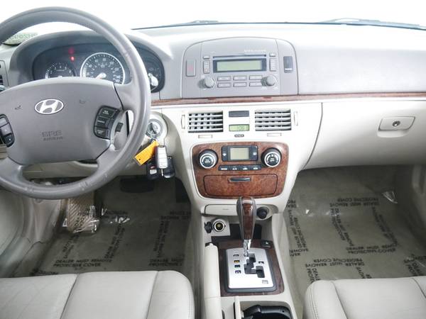 2008 Hyundai Sonata - - by dealer - vehicle automotive for sale in Inver Grove Heights, MN – photo 18