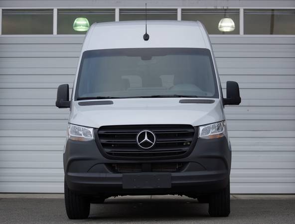 2019 Mercedes Sprinter 2500 CREW VAN diesel 1/2 cargo 1/2 pass van -... for sale in Des Moines, WA – photo 2
