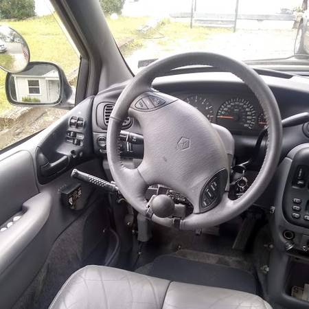 WHEELCHAIR VAN GRAND CARAVAN (HAND CONTROLS,ASSISTED STEERING&MORE) for sale in Nashville, TN – photo 3