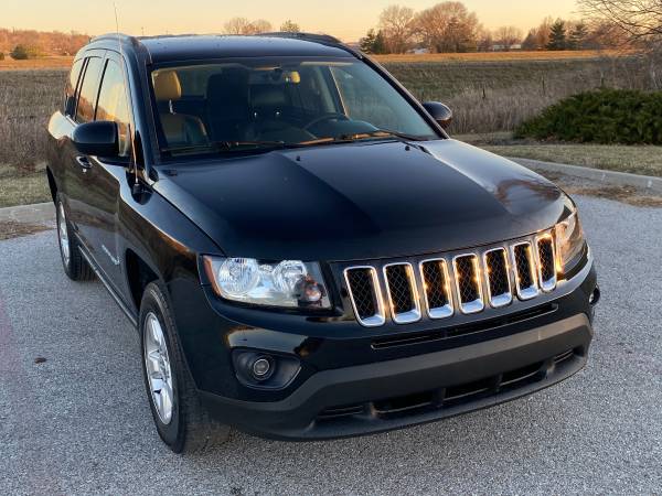 2017 Jeep Compass Latitude ***CLEAN TITLE W/42K MILES ONLY*** - cars... for sale in Omaha, IA – photo 4