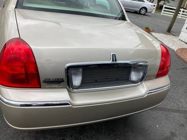 2010 Lincoln Town Car Signature Limited: ONLY 46k mi, LOCAL CAR for sale in Willards, MD – photo 5