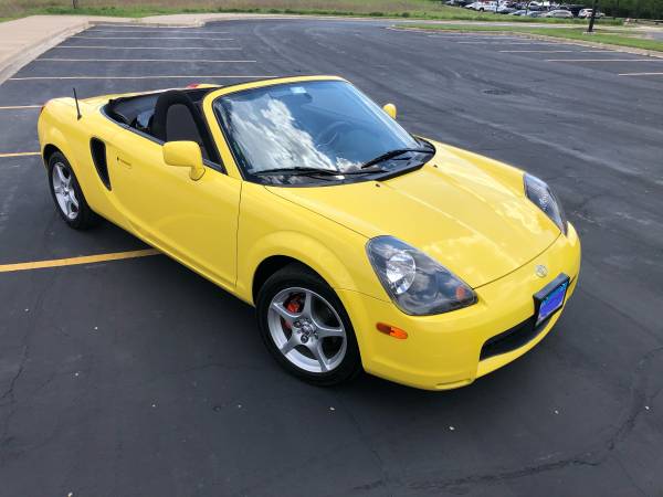 2001 MR2 Spyder with under 27K Miles! for sale in Oak Park, IL – photo 3