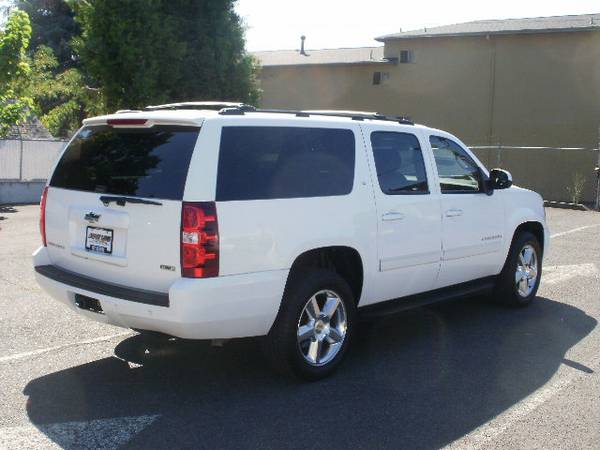 2010 CHEVROLET SUBURBAN LT 4X4 - HOME OF "YES WE CAN" FINANCING for sale in Medford, OR – photo 4