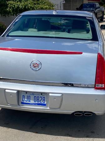 2011 Cadillac DTS Platinum Silver for sale in Farmington, MI – photo 3