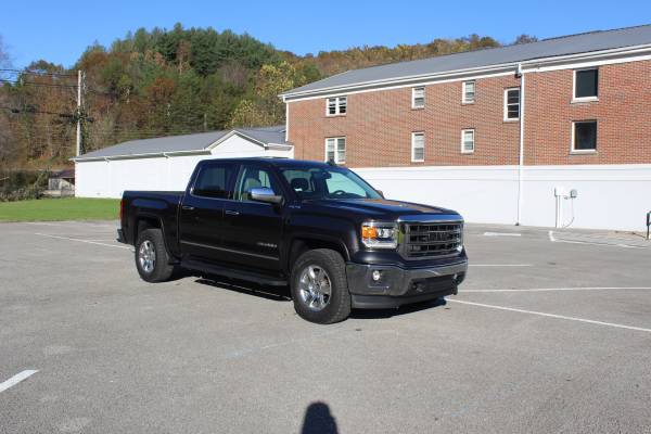 2015 GMC SIERRA SLT CREW CAB ONLY 52000 MILES 4X4 LEATHER - cars &... for sale in Mc Kee, KY – photo 2