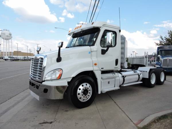 2012 FREIGHTLINER DAYCAB DD13 with for sale in Grand Prairie, TX – photo 5