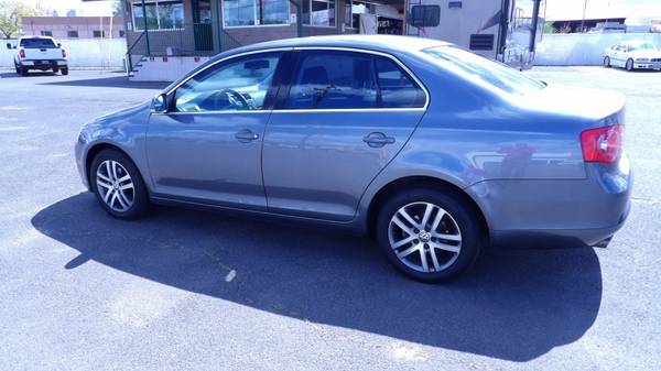 2005 Volkswagen Jetta - - by dealer - vehicle for sale in Medford, OR – photo 4