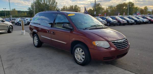 **LOTS OF ROOM**2007 Chrysler Town & Country LWB 4dr Wgn Touring for sale in Chesaning, MI – photo 3