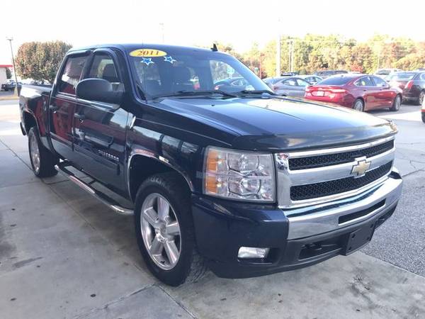 2011 Chevrolet Silverado 1500 Crew Cab - Financing Available! - cars... for sale in Fayetteville, NC – photo 4