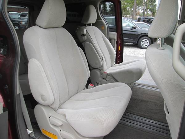 2013 Toyota Sienna LE FWD 8-Passenger V6 NICE! - - by for sale in Charleston, SC – photo 16