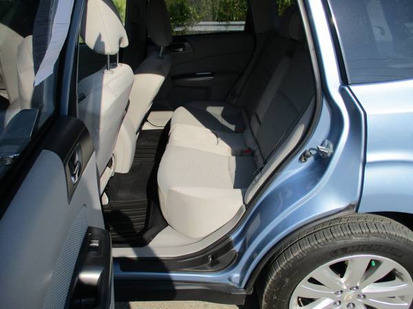 2011 SUBARU FORESTER - cars & trucks - by owner - vehicle automotive... for sale in Highland Park, IL – photo 12