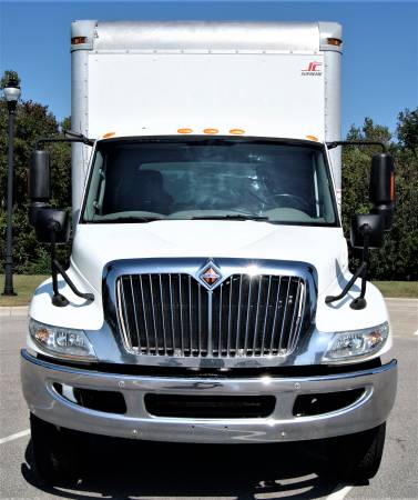 2013 International 4300 Box Truck 26’ 102 X 97 Liftgate REFURBISHED for sale in Emerald Isle, VA – photo 3