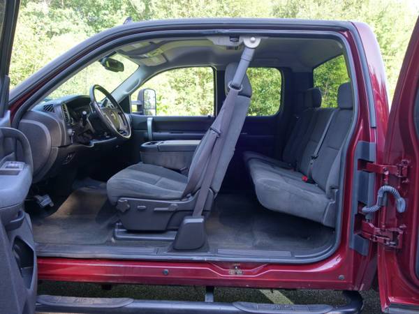 2008 GMC Sierra 2500HD SLE Ext. Cab 4WD for sale in Derry, VT – photo 11